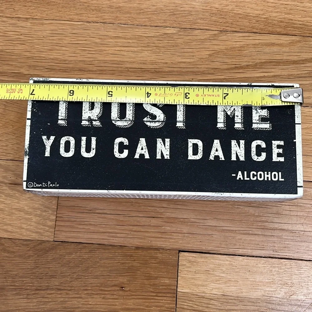 Decor - Picture 2 of 5